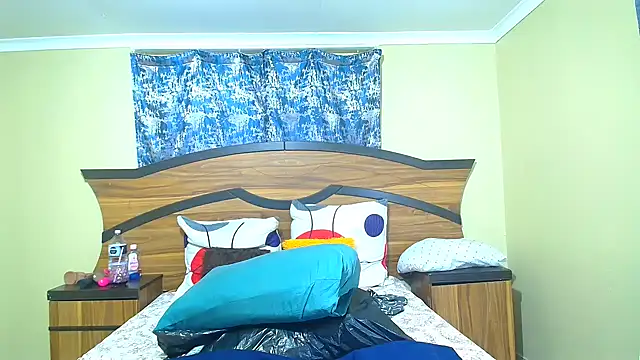 Queenxxxjesy online show from 16, 3, 2026