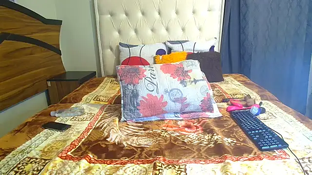 Queenxxxjesy online show from 4, 3, 2026