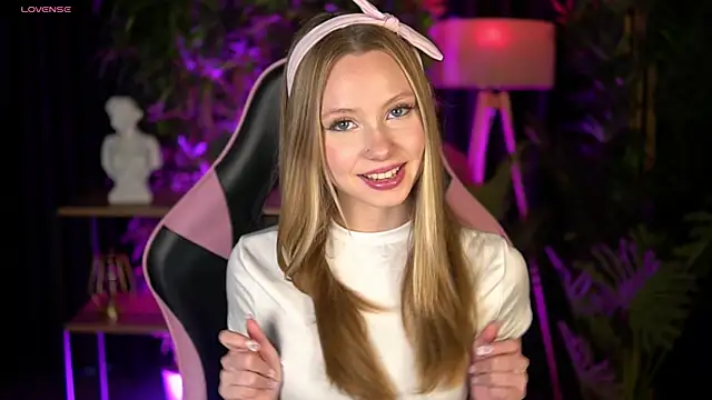 SweetDaisy me online show from 11, 3, 2026