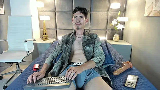 Snapshot of skinny_jean_ chatting on 20, 5, 2026 skinny jean online show from 20, 5, 2026