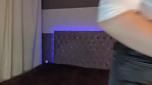 AmandaHoppe online show from 24, 2, 2026