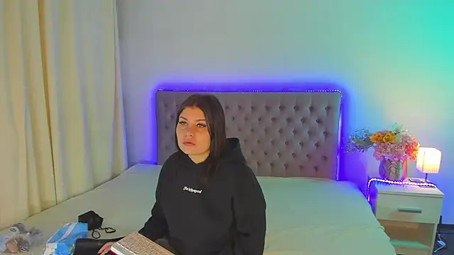 AmandaHoppe online show from 10, 4, 2026