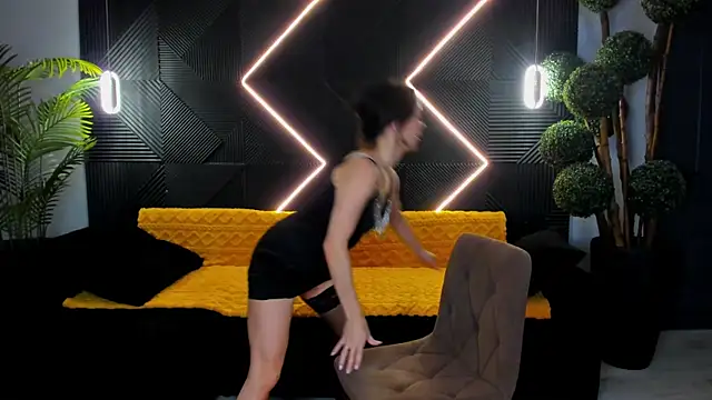 Shanita moon online show from 10, 6, 2026