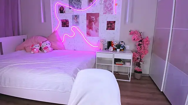 Ella Lane online show from 19, 4, 2026