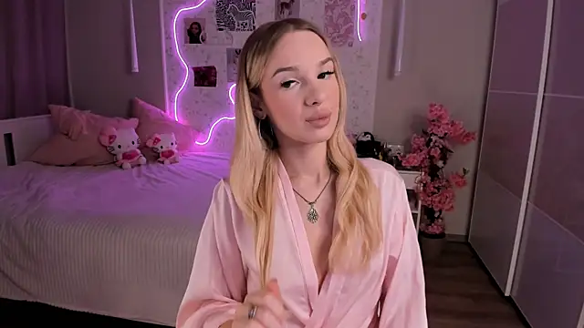 Snapshot of Ella_Lane chatting on 9, 7, 2026 Ella Lane online show from 9, 7, 2026