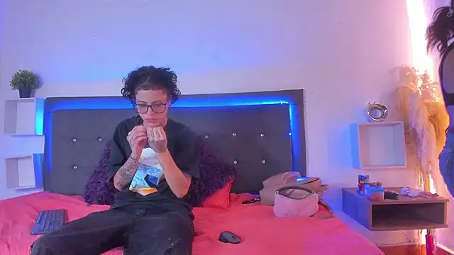 Ale cuzz online show from 13, 3, 2026