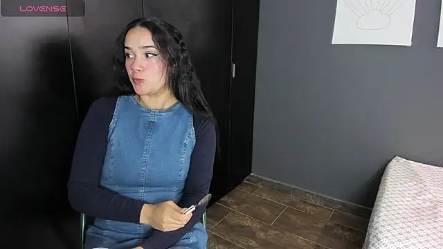 love kriss online show from 4, 4, 2026