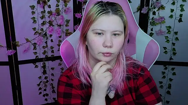 Snapshot of kitsune_little chatting on 14, 5, 2026 kitsune little online show from 14, 5, 2026