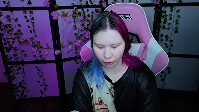 Snapshot of kitsune_little chatting on 23, 5, 2026 kitsune little online show from 23, 5, 2026