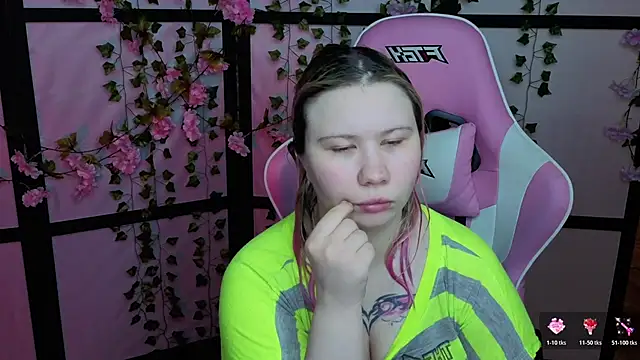 Snapshot of kitsune_little chatting on 11, 5, 2026 kitsune little online show from 11, 5, 2026