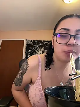 daniella monroe online show from 27, 2, 2026