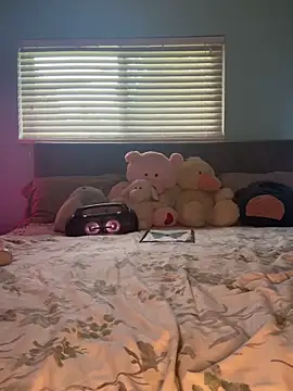 daniella monroe online show from 6, 4, 2026