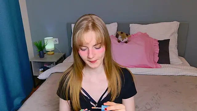 ElfieWhite online show from 19, 4, 2026