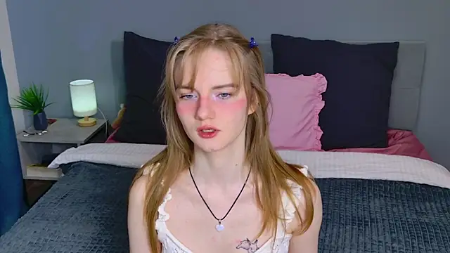 Snapshot of ElfieWhite chatting on 30, 4, 2026 ElfieWhite online show from 30, 4, 2026