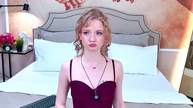 ElfieWhite online show from 18, 3, 2026