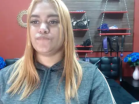 Alicefetishxxx online show from 13, 3, 2026