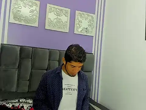 MAGGYE MAX online show from 9, 3, 2026