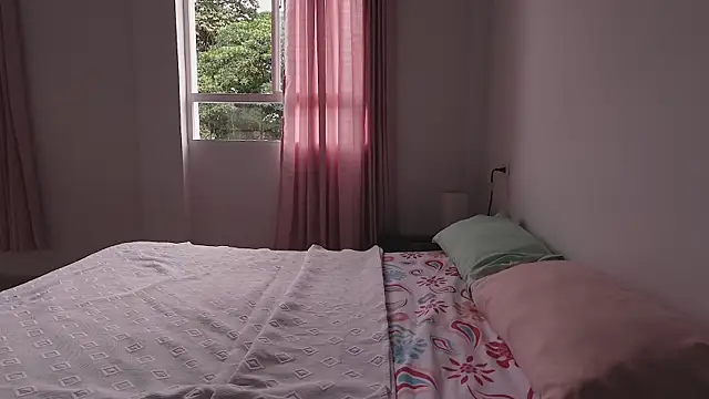 romy room online show from 8, 4, 2026