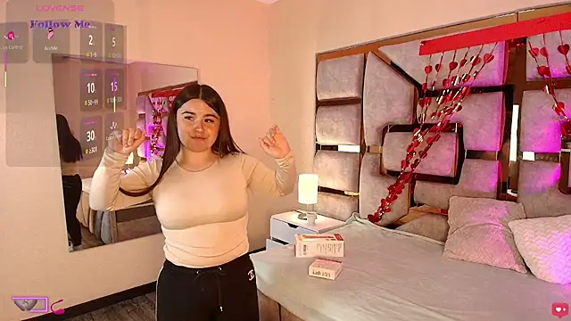 Anya Volker online show from 5, 3, 2026