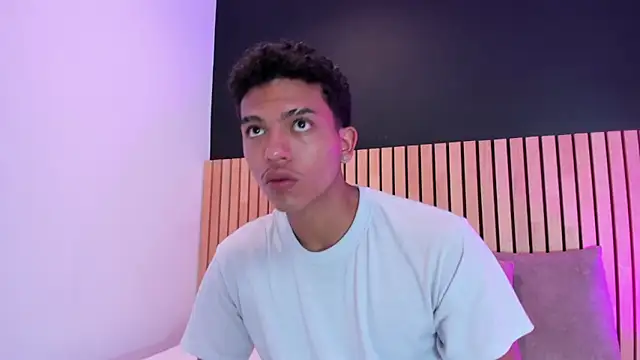 jhoystrong  online show from 4, 3, 2026