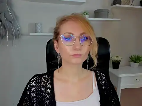 CinderellaMoon online show from 25, 2, 2026