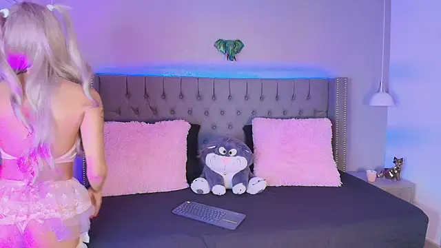 angelina honey  online show from 23, 4, 2026