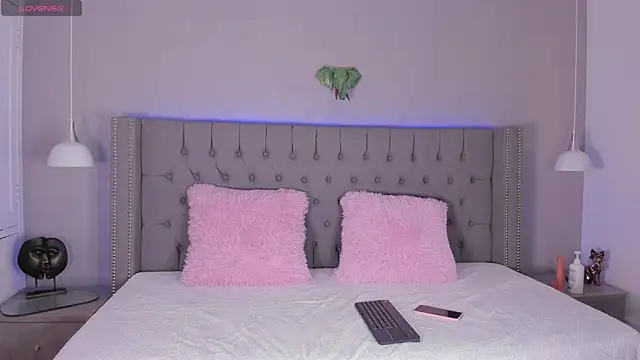 angelina honey  online show from 16, 3, 2026