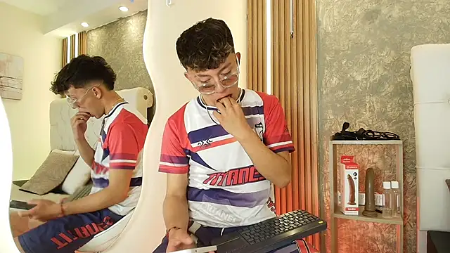 Dark Nico online show from 1, 4, 2026