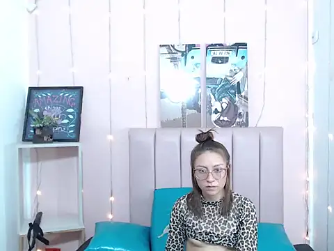 casandraroberthrs707 online show from 26, 2, 2026