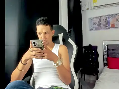 Snapshot of badboy_master chatting on 4, 4, 2026 badboy master online show from 4, 4, 2026