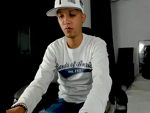 Snapshot of badboy_master chatting on 11, 4, 2026 badboy master online show from 11, 4, 2026