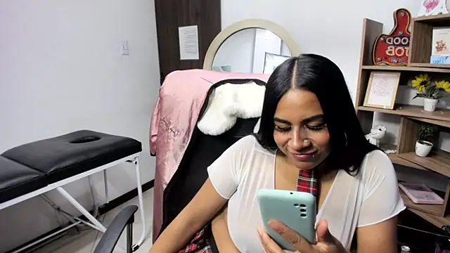 Snapshot of Scarlett_Moom chatting on 23, 4, 2026 Scarlett Moom online show from 23, 4, 2026
