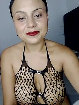 tiifany lopez online show from 30, 4, 2026