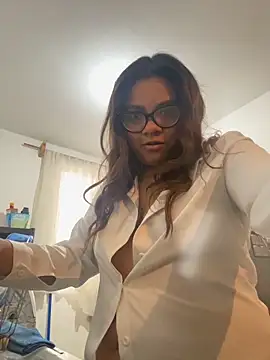 Snapshot of ludmila_x chatting on 9, 5, 2026 ludmila x online show from 9, 5, 2026
