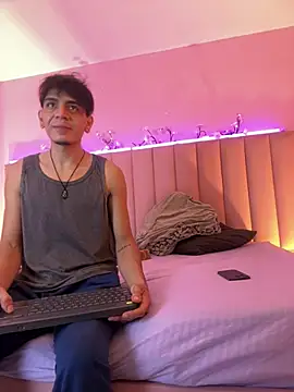 Snapshot of abrilandjulian chatting on 12, 6, 2026 abrilandjulian online show from 12, 6, 2026