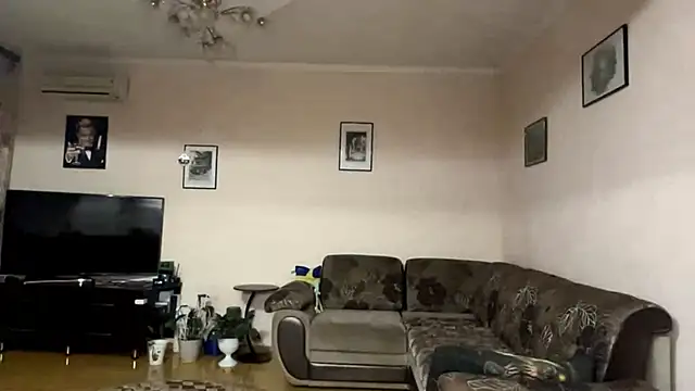 PinkTraible online show from 28, 2, 2026