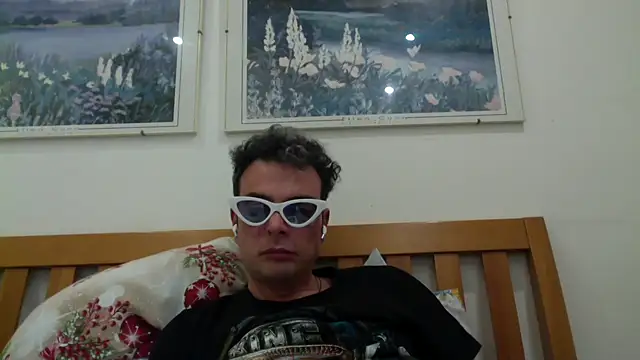 Snapshot of ItalianCurl18cm85 chatting on 13, 2, 2026 ItalianCurl18cm85 online show from 13, 2, 2026