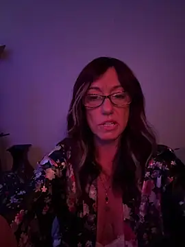 Trophy Milf online show from 13, 2, 2026