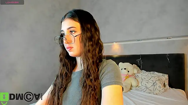 Emily Lews online show from 5, 3, 2026