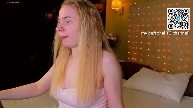 Linda  Bloom online show from 21, 4, 2026