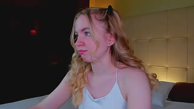 Linda  Bloom online show from 13, 4, 2026