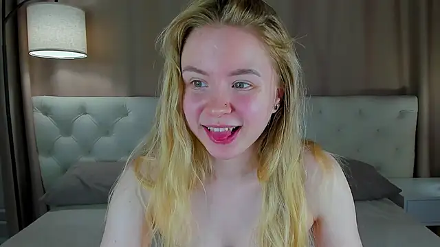 Snapshot of Linda__Bloom chatting on 4, 6, 2026 Linda Bloom online show from 4, 6, 2026