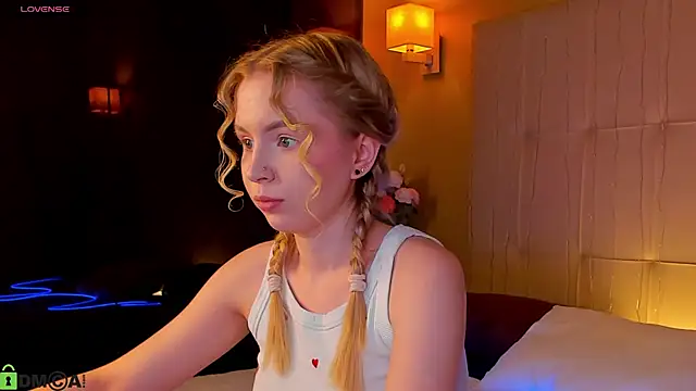 Linda  Bloom online show from 19, 4, 2026