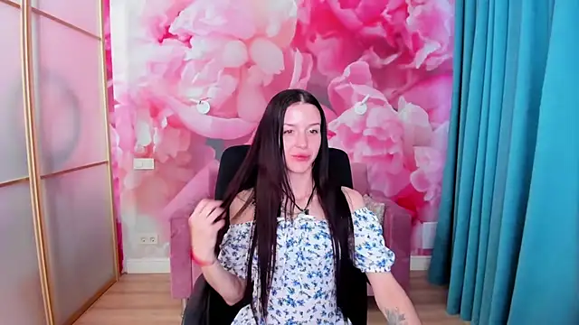 Snapshot of NoirDiva chatting on 3, 6, 2026 NoirDiva online show from 3, 6, 2026