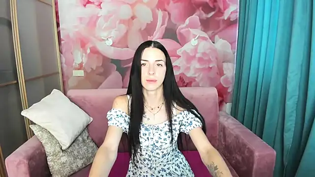 Snapshot of NoirDiva chatting on 7, 7, 2026 NoirDiva online show from 7, 7, 2026