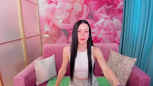 Snapshot of NoirDiva chatting on 17, 6, 2026 NoirDiva online show from 17, 6, 2026