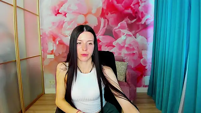 Snapshot of NoirDiva chatting on 5, 5, 2026 NoirDiva online show from 5, 5, 2026