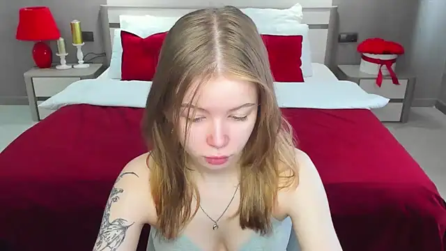 Snapshot of Violetta__Dreams chatting on 26, 5, 2026 Violetta Dreams online show from 26, 5, 2026