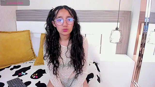 Emilyblussh online show from 13, 3, 2026