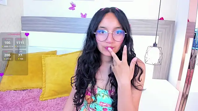 Emilyblussh online show from 13, 4, 2026